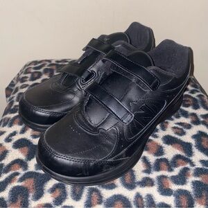 New Balance vintage style chunky trainers velcro strap sneakers